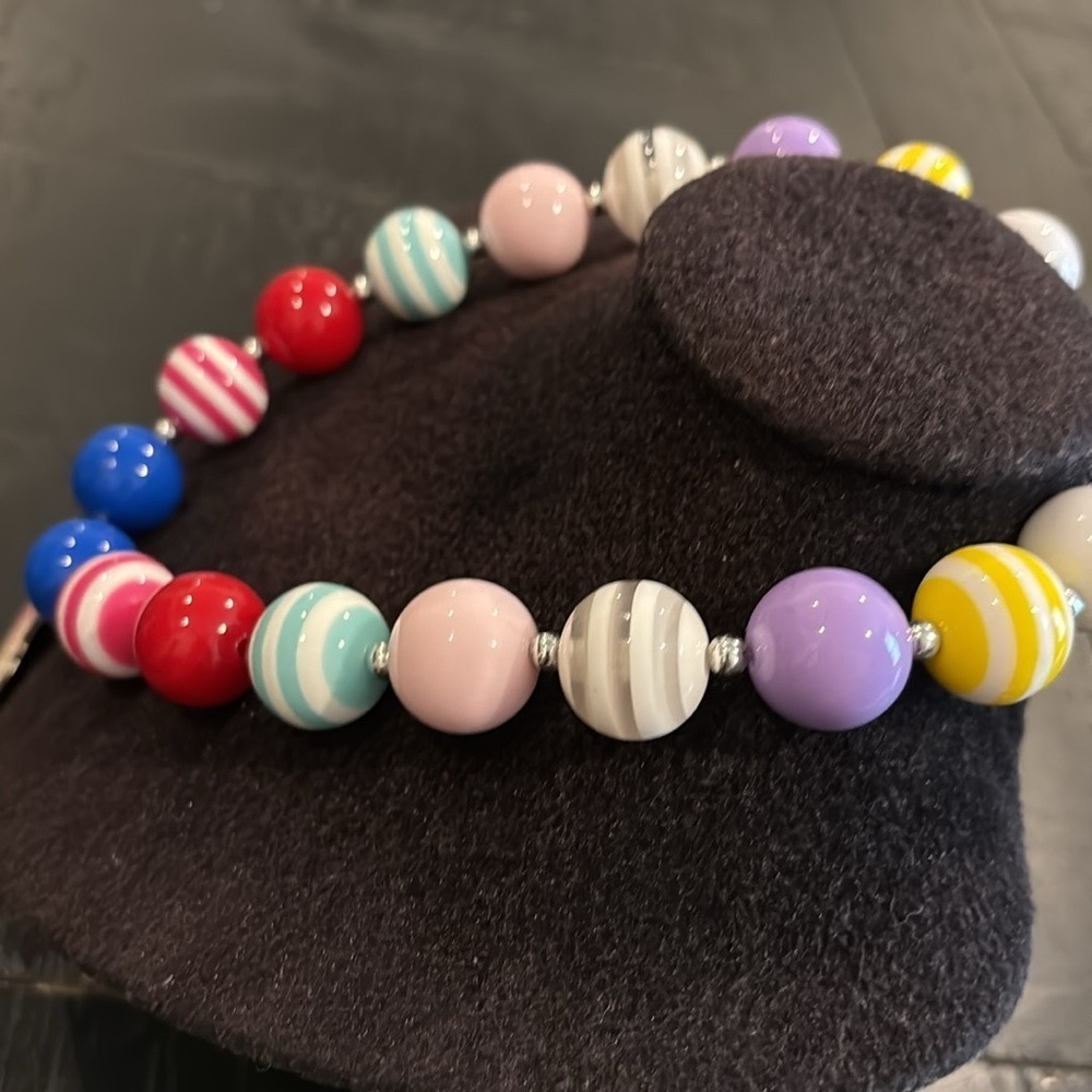 BACK TO SCHOOL BUBBLE GUM BEAD NECKLACE W/BACKPACK PENDANT - Picture 5 of 8